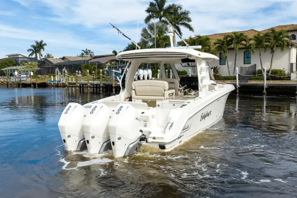 2021 Boston Whaler 350 realm