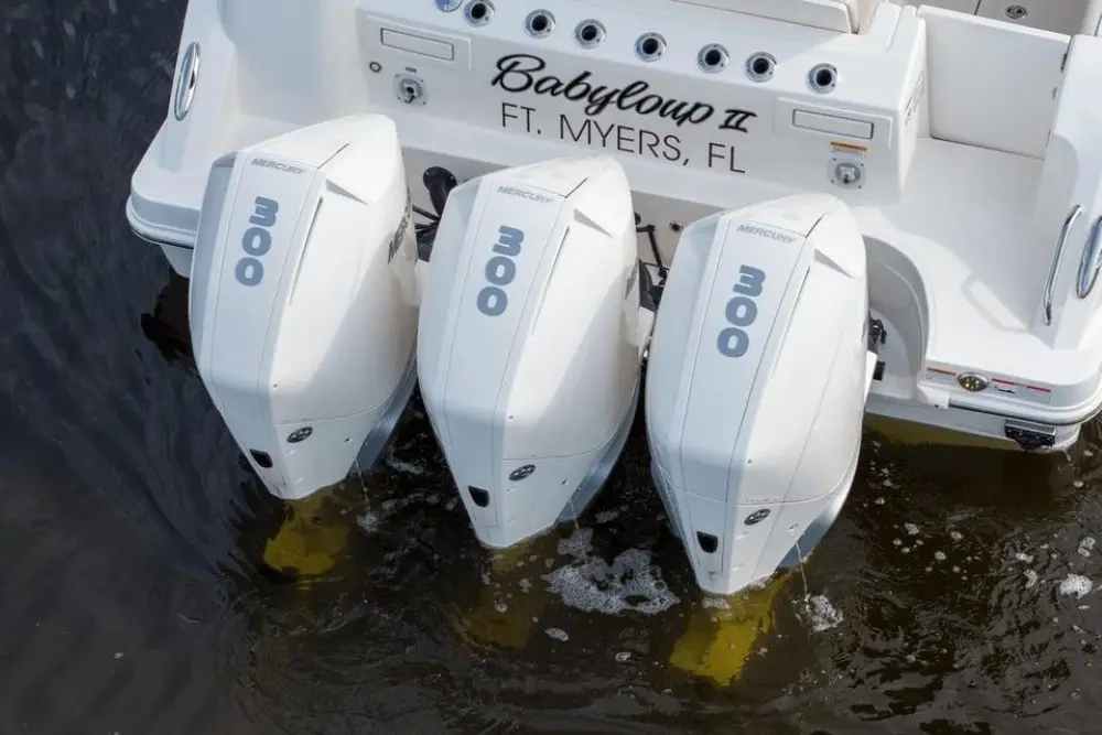 2021 Boston Whaler 350 realm