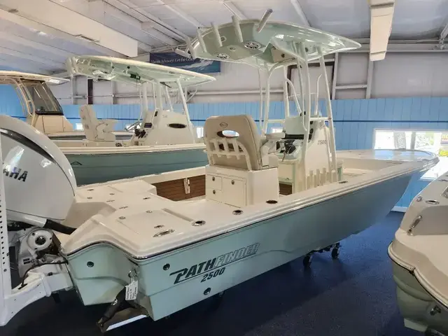 Pathfinder Boats 2500 Hybrid
