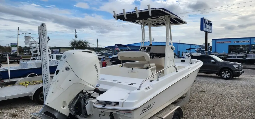 2020 Boston Whaler 210 dauntless