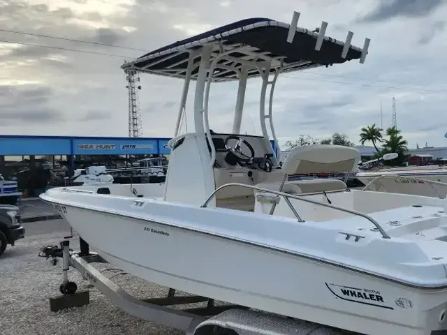 Boston Whaler 210 Dauntless