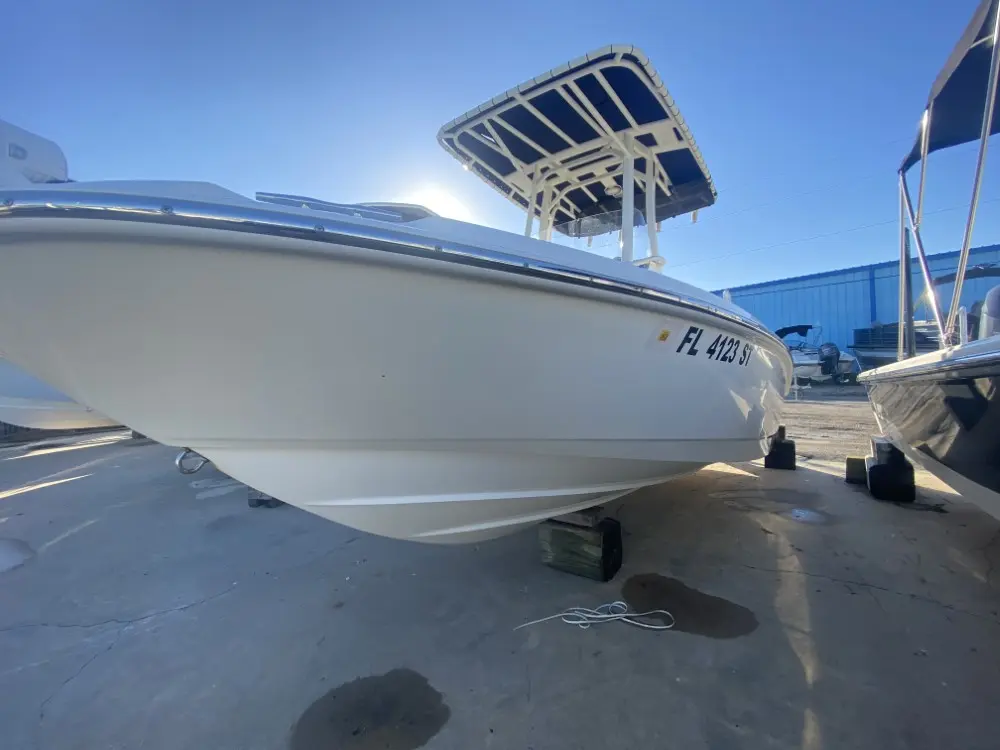 2020 Boston Whaler 210 dauntless