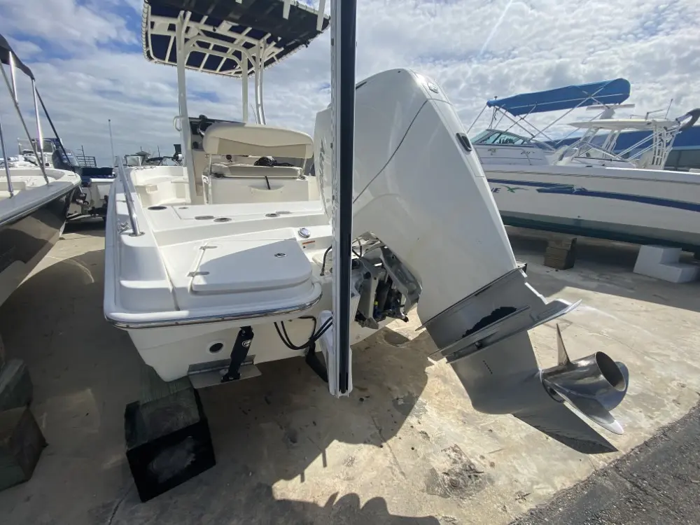 2020 Boston Whaler 210 dauntless