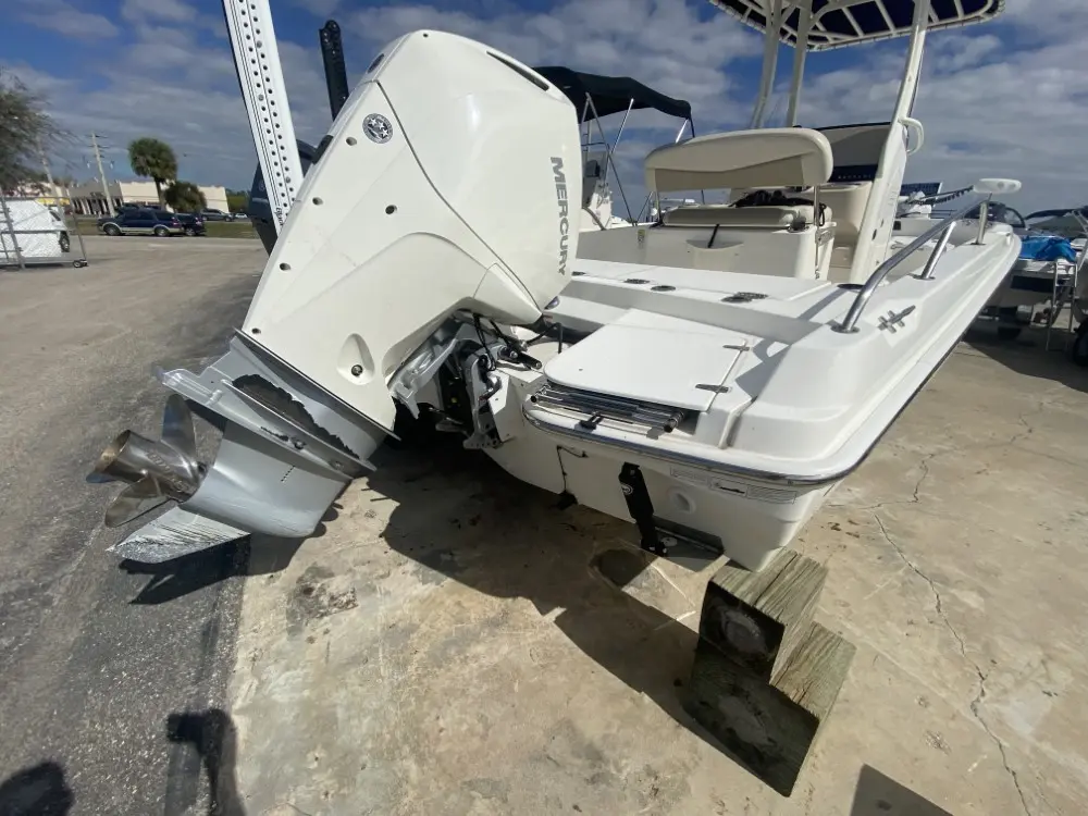 2020 Boston Whaler 210 dauntless