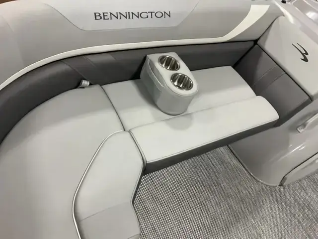 Bennington Marine 21 Sxsb