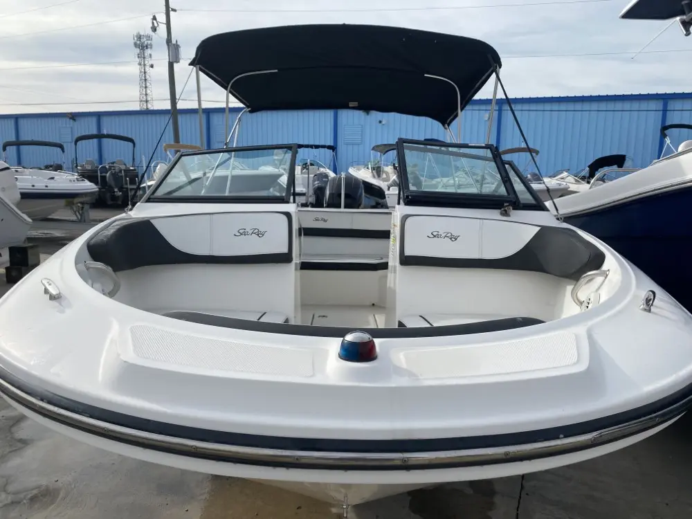 2017 Sea Ray 19 spx