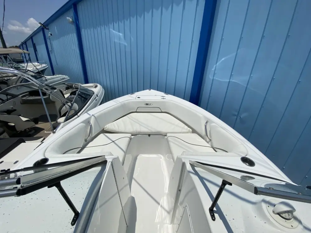 2016 Sea Hunt 235 escape