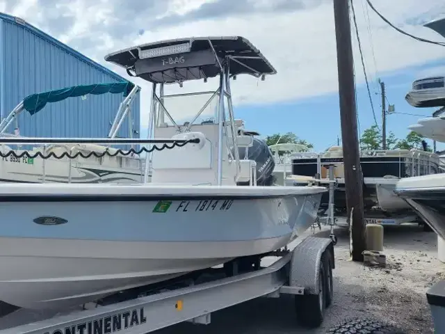 Pathfinder Boats 2400 V