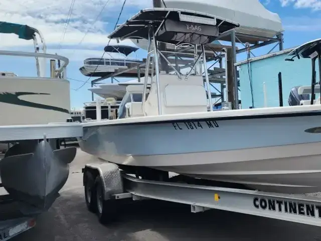 Pathfinder Boats 2400 V