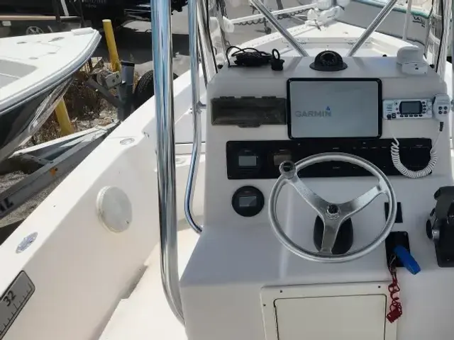 Pathfinder Boats 2400 V