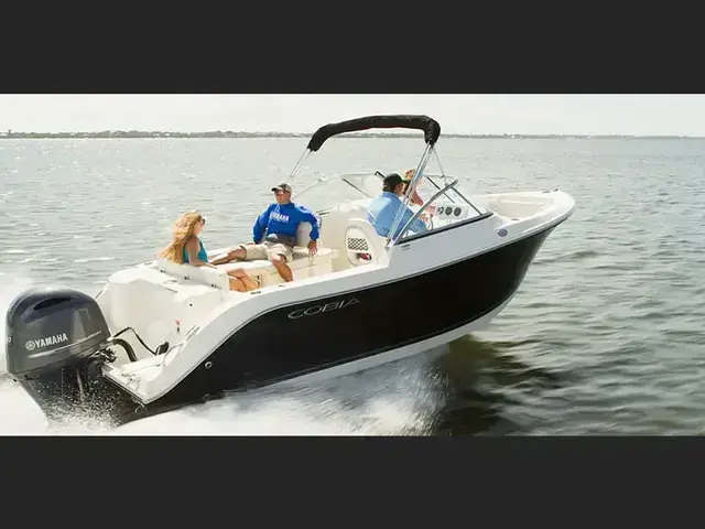 Cobia Boats 220 DC