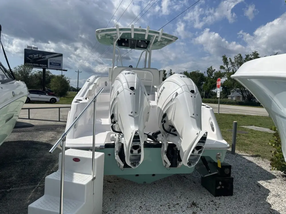 2024 Aquasport 2500 center console