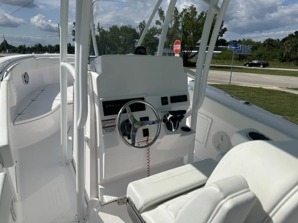 2024 Aquasport 2500 center console