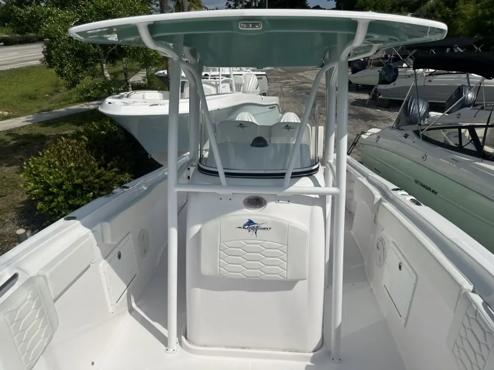 2024 Aquasport 2500 center console