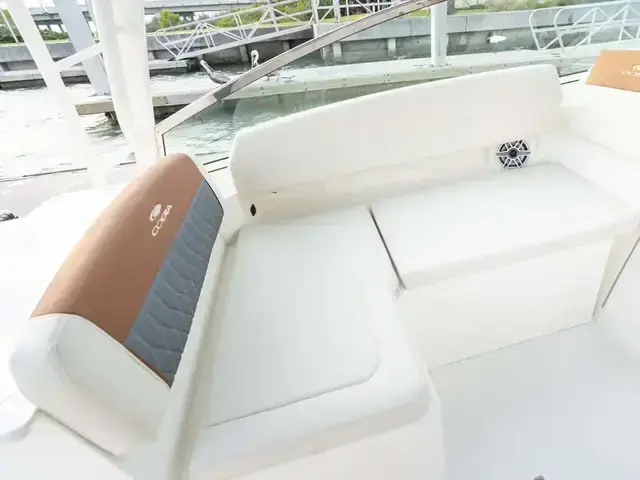 Cobia Boats 330 Dc