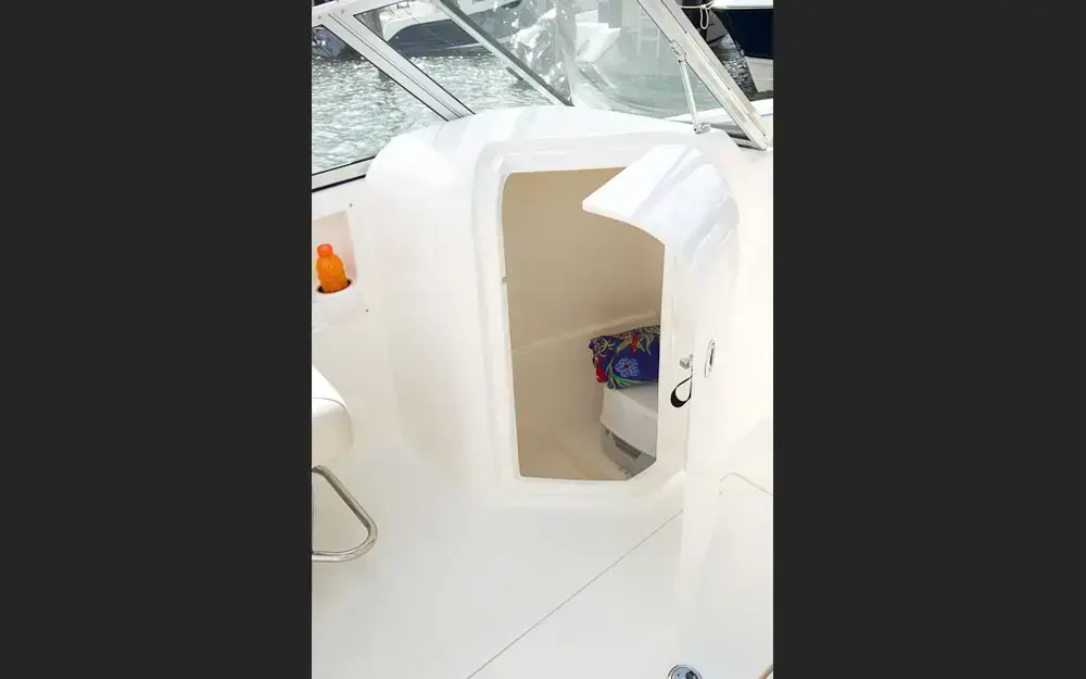 2024 Cobia Boats 220 dc