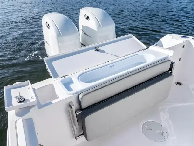 Aquasport 2500 Center Console