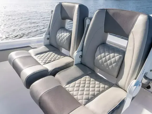 Aquasport 2500 Center Console