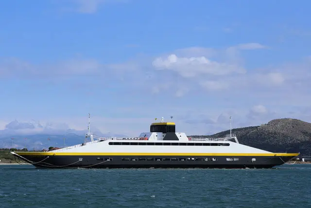 DOUBLE-ENDED Ferry 107m.