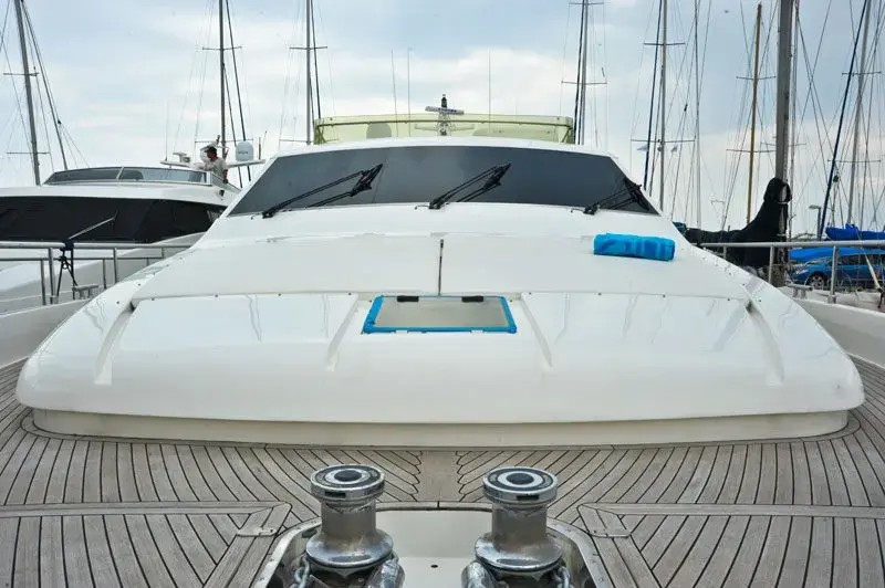 2002 Ferretti 76