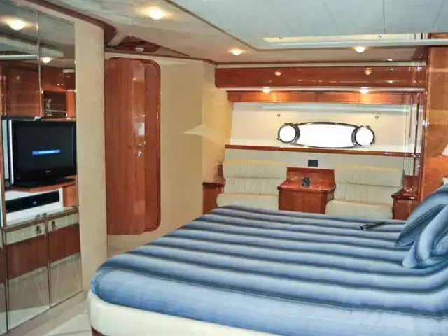 Ferretti Yachts 76