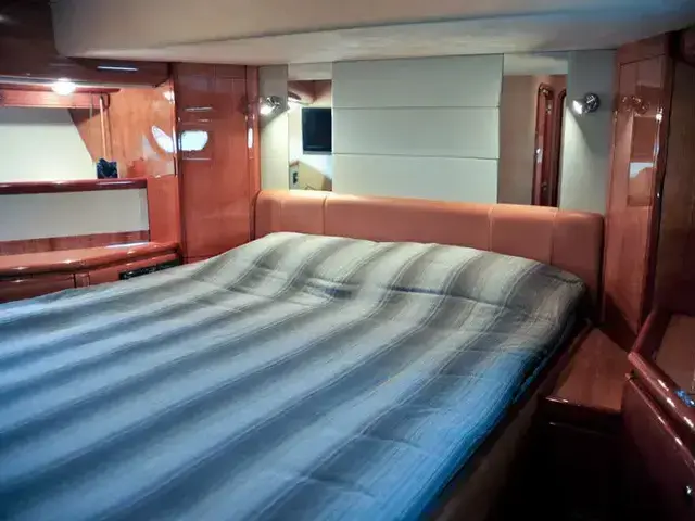 Ferretti Yachts 76