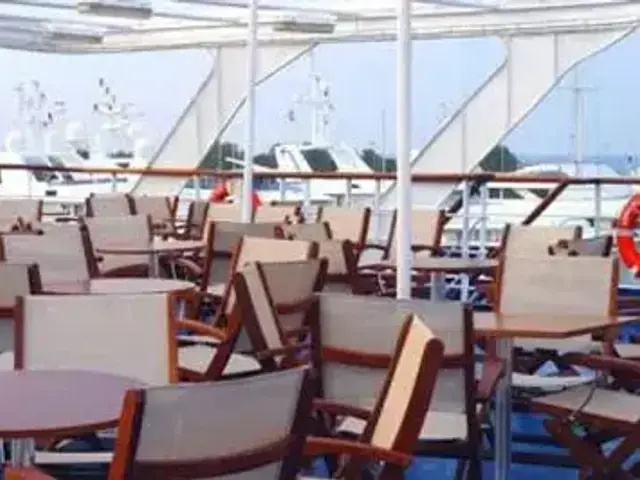 Passenger Cruiseship 800 Pax