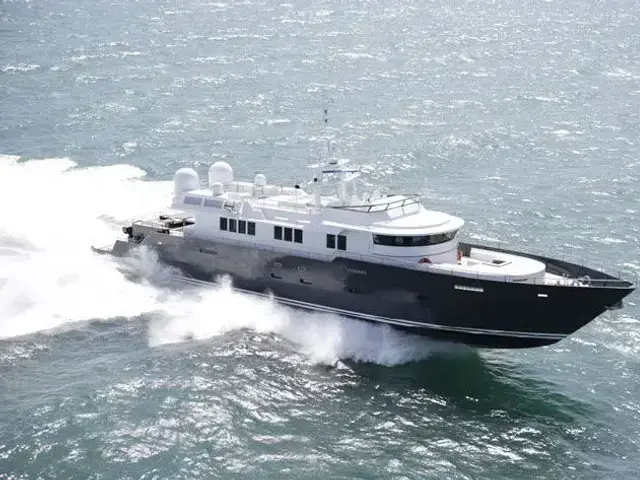 McMullen & Wing Ltd, New Zealand High Speed Carbon Fiber Motor yacht 123.3ft.