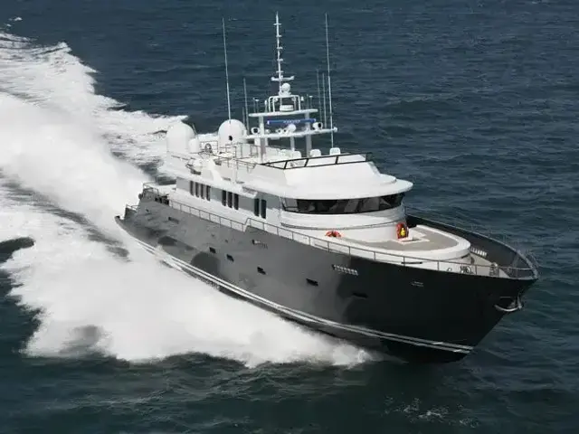 McMullen & Wing Ltd, New Zealand High Speed Carbon Fiber Motor yacht 123.3ft.