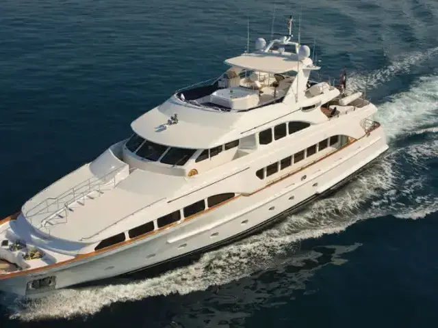 Benetti 115