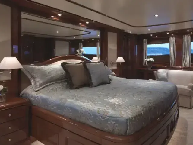 Benetti 115