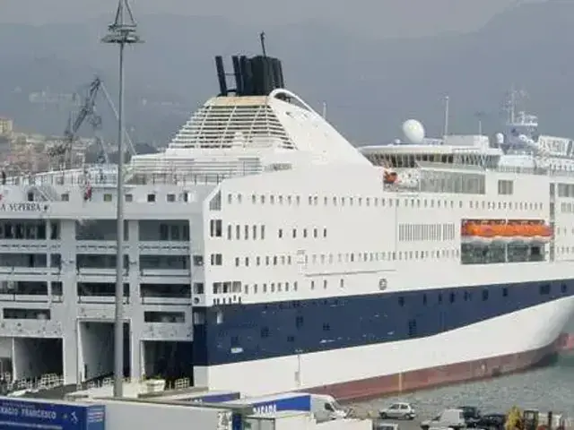 PASSENGER SHIP Ro-Ro Ferry