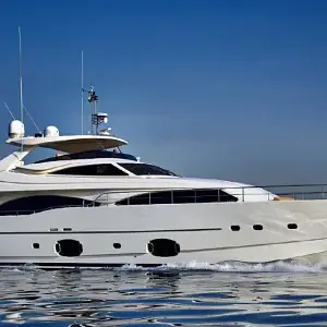 2009 Ferretti Yachts Custom Line 97