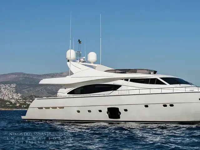 Ferretti Yachts 881