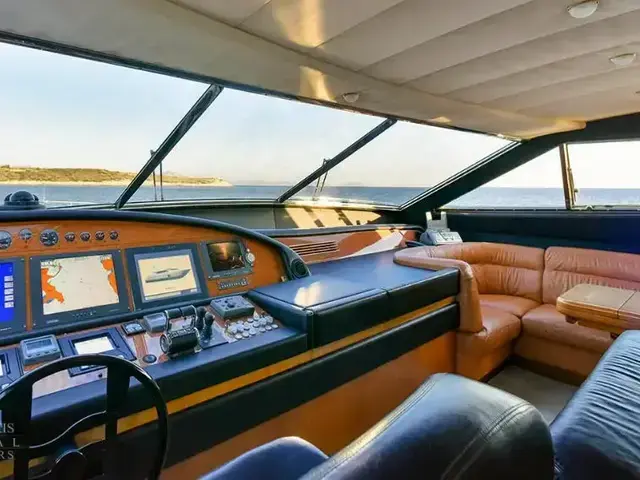 Ferretti Yachts 881