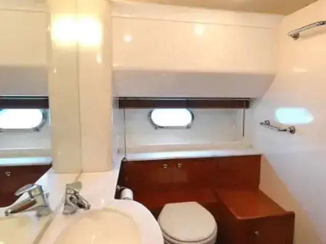 Ferretti Yachts 680