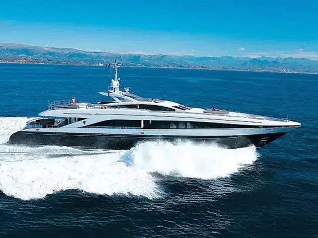 Heesen 3700