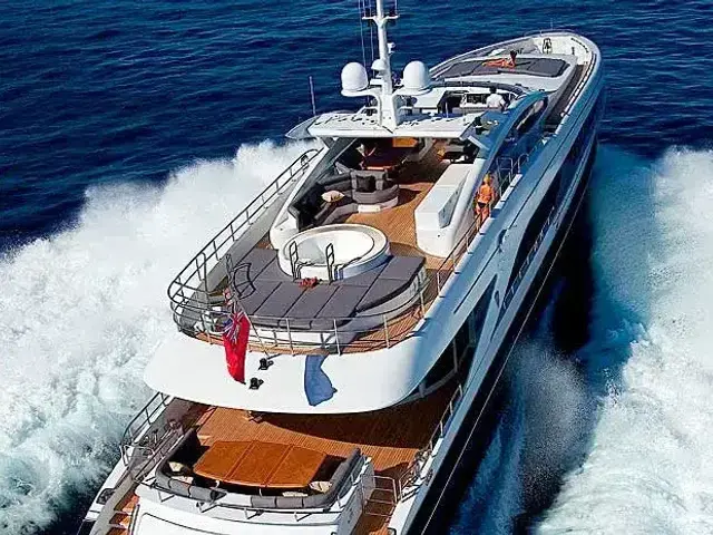 Heesen 3700