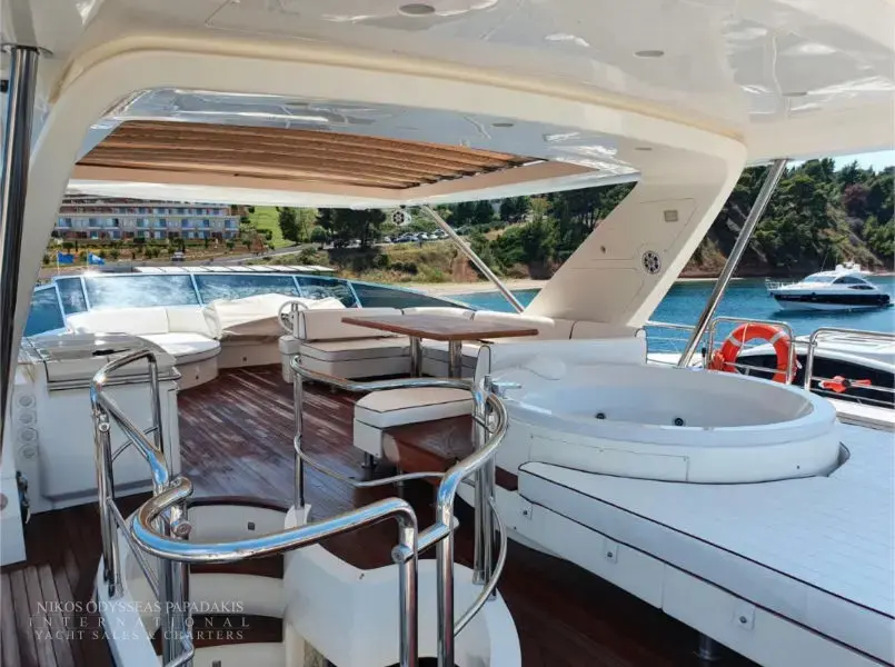 2010 Azimut 78 flybridge