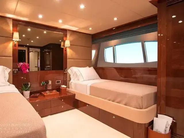 Sunseeker 40 M Yacht