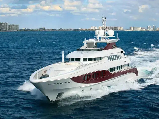 Heesen 47m.