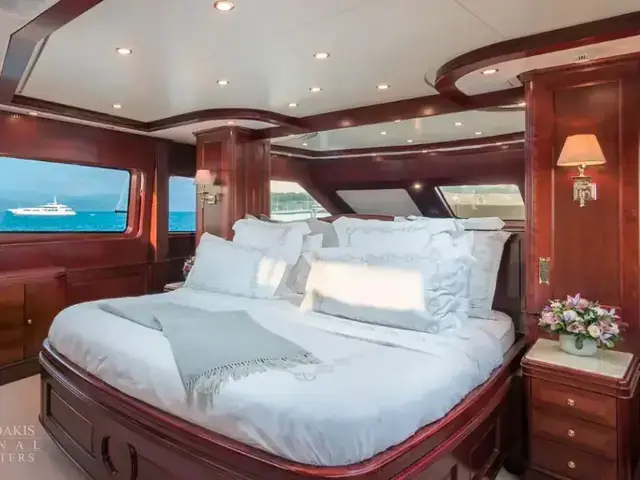 Benetti Tradition 100