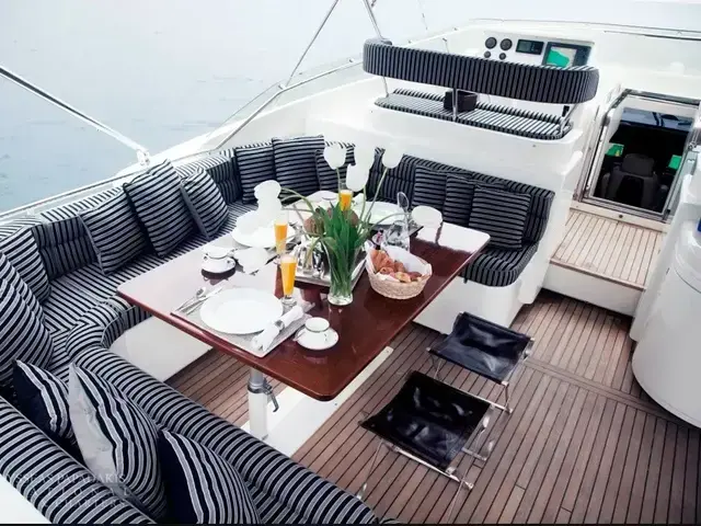 Ferretti Yachts 94