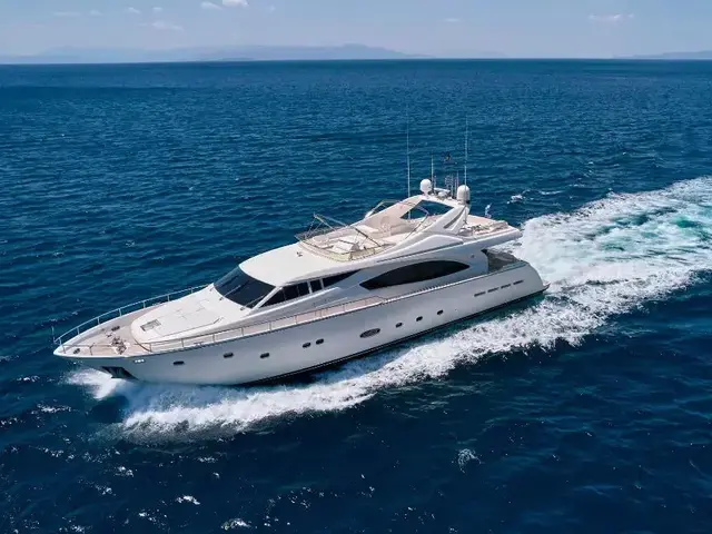 Ferretti Yachts 880