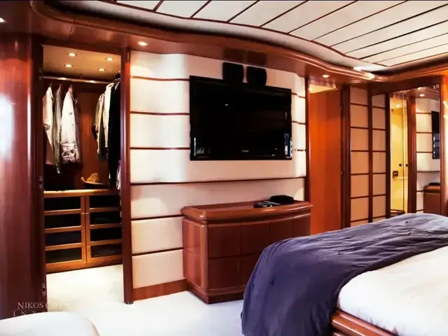 Ferretti Yachts Custom Line 94