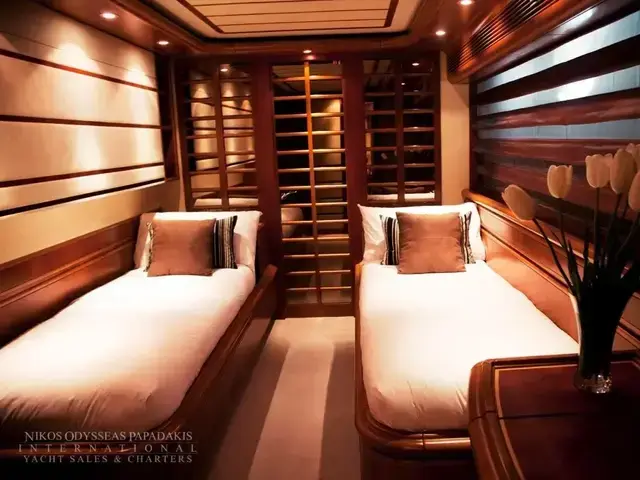 Ferretti Yachts Custom Line 94