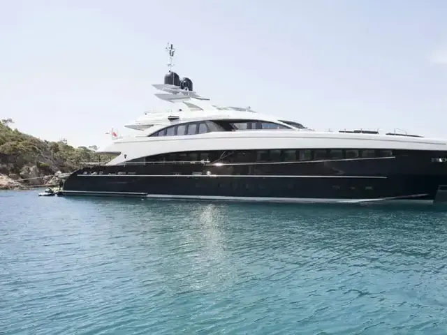 Heesen 4400