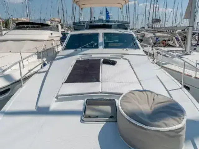 Ferretti Yachts Altura 52