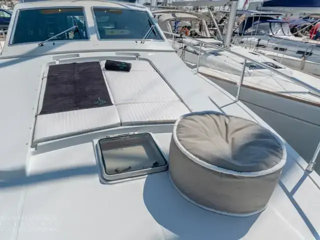 Ferretti Yachts Altura 52