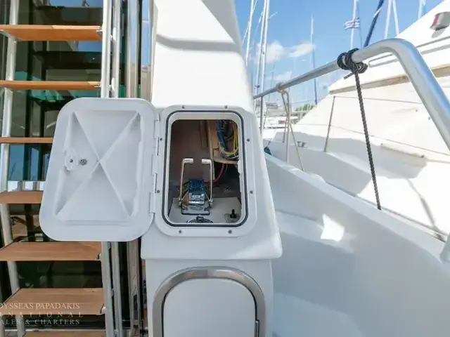 Ferretti Yachts Altura 52